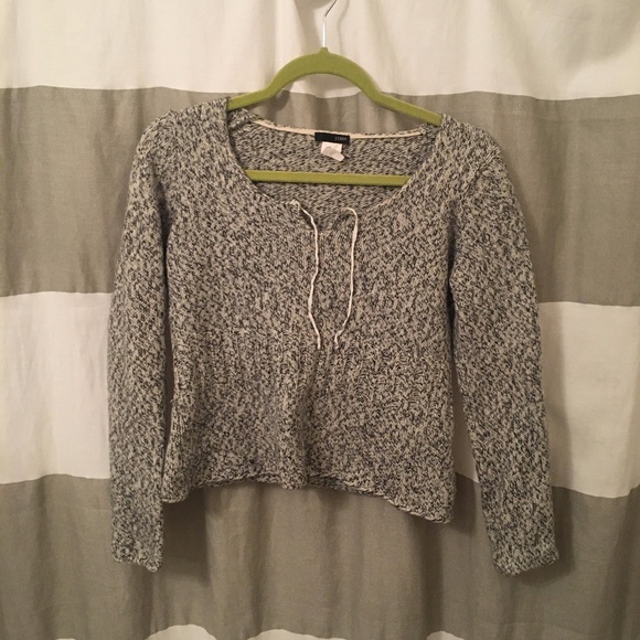 J Crew Crop Grey Sweater - Picture 1 of 3